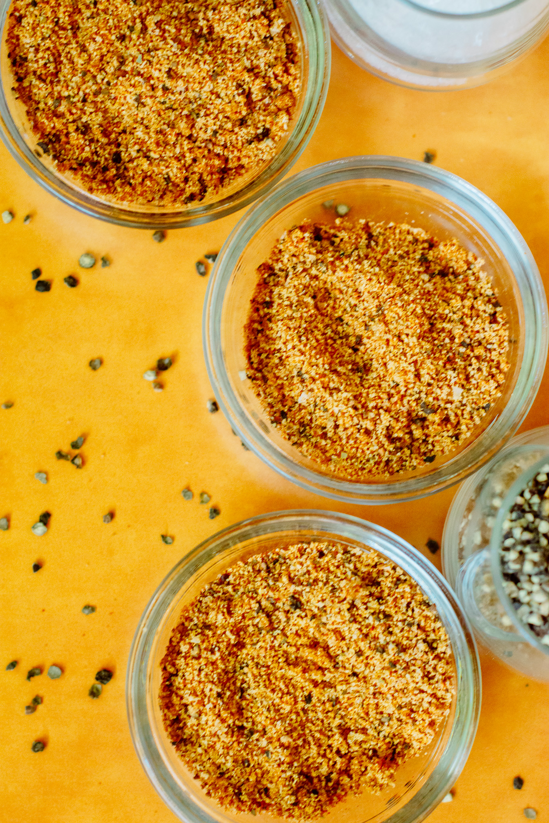 Garlic Dust vs Garlic Powder: What's the Difference?