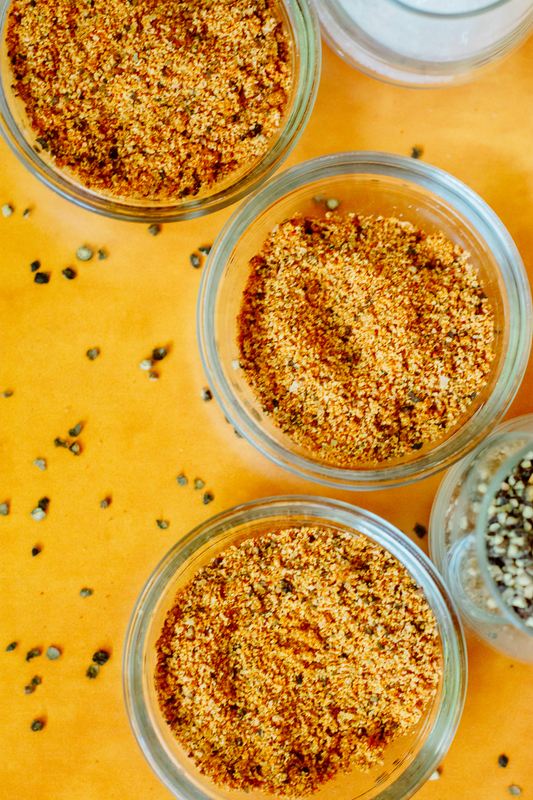 Garlic Dust vs Garlic Powder: What's the Difference?