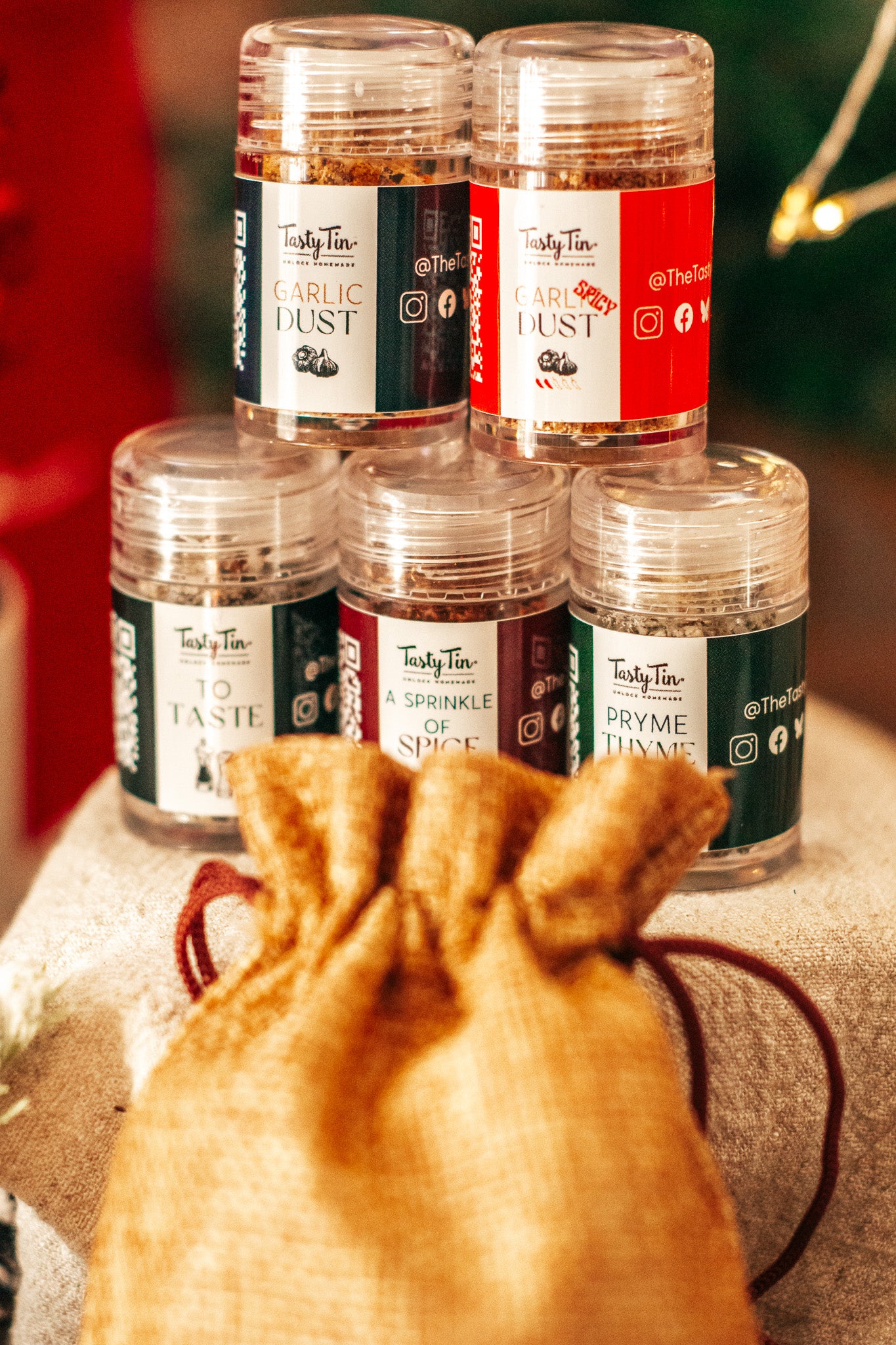 Emergency Flavor Kit with five plastic mini seasonings in Kraft gift bag